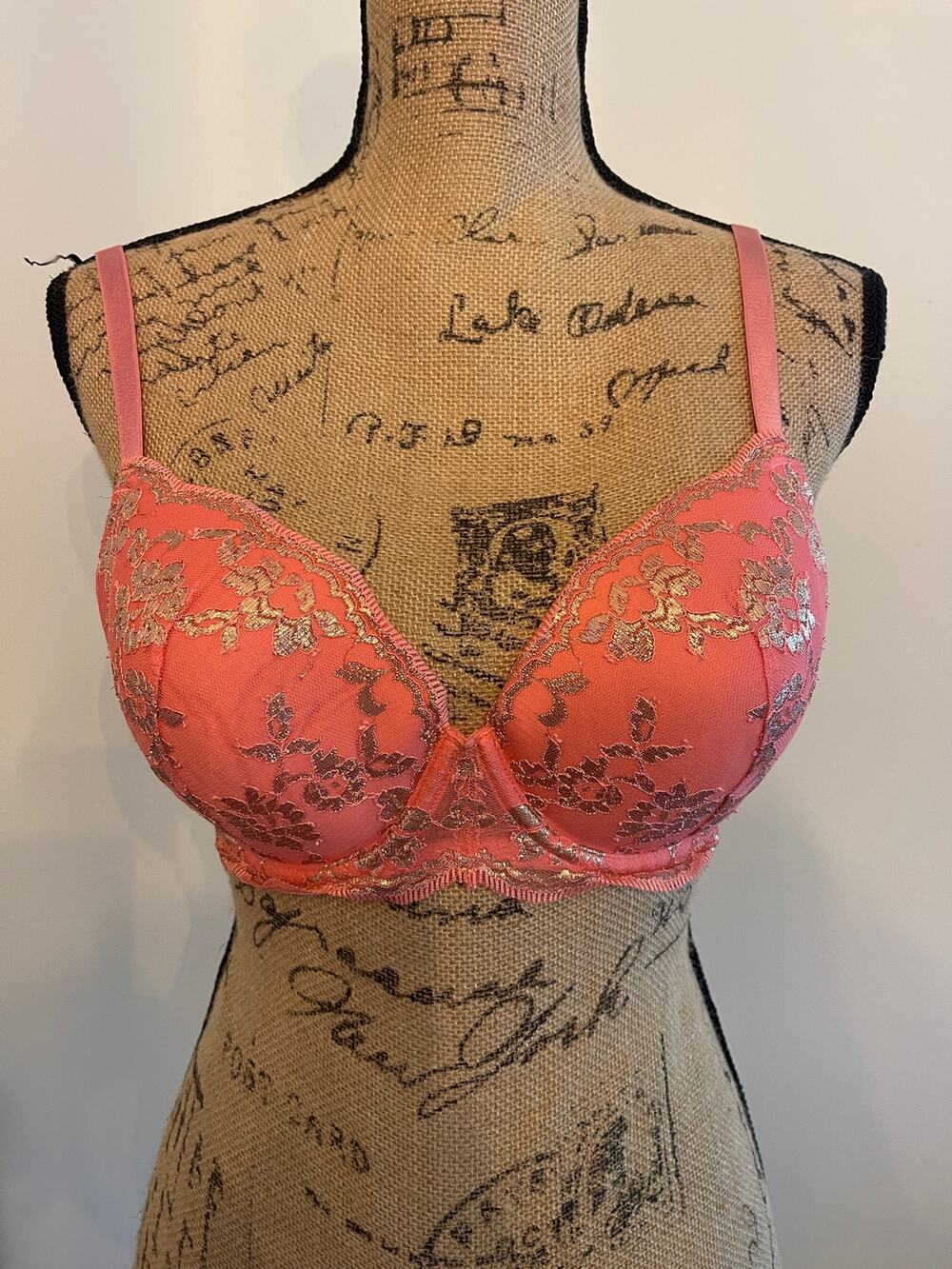 Victoria’s Secret Dream Angels Push Up Pink Bra Size 34DD